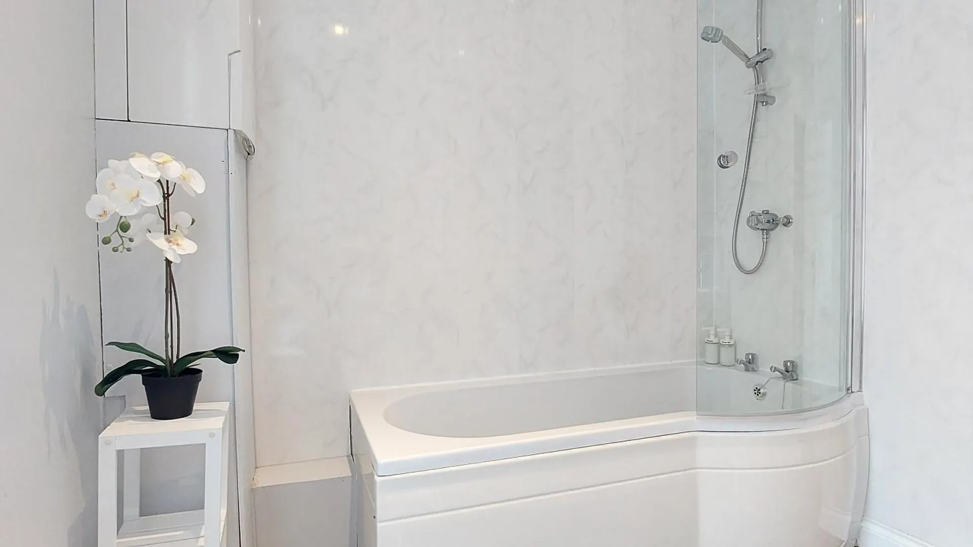 A New Apartment Near City Centre Titanic And Bus Stop Cozy Stay At Amber Lodge Belfast United Kingdom